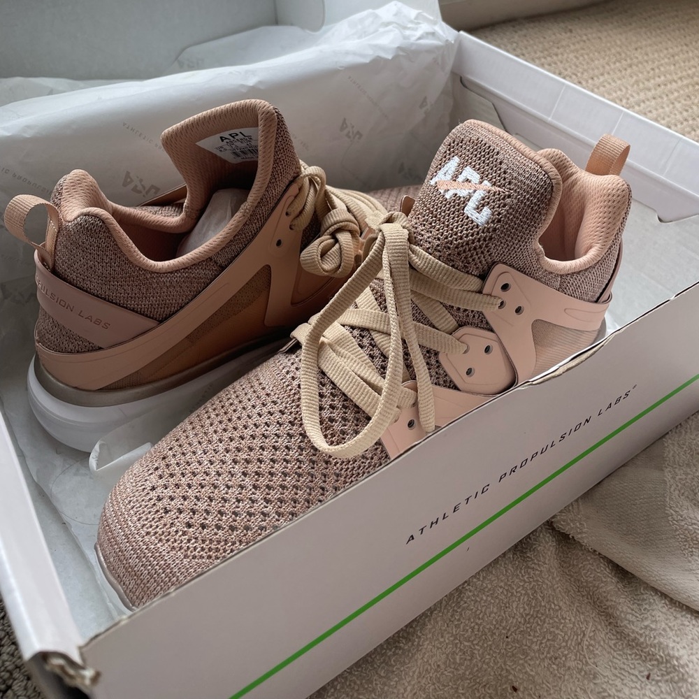 BRAND NEW - APL Ascend Sneakers (Rose Gold/White)
